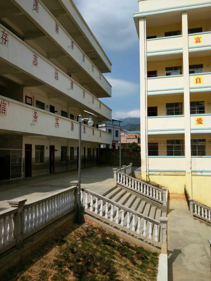 太陽(yáng)能路燈，太陽(yáng)能路燈廠家，太陽(yáng)能路燈價(jià)格