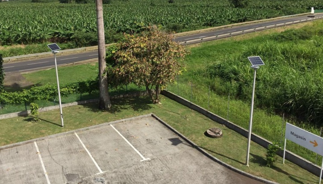 太陽能路燈亮燈時長如何調整？